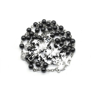 Collier chapelet noir perlé avec pendentif croix en alliage de zinc, bijoux de mode unisexe - Product Image 1