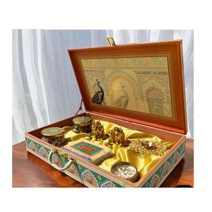 Boîte cadeau en bois MDF durable au design personnalisé pour les emballages de luxe de bijoux cosmétiques disponibles en différentes tailles - Product Image 4