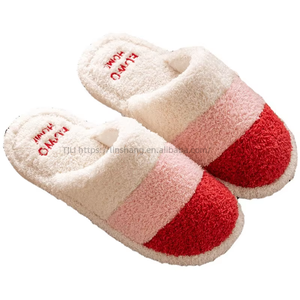 Pantoufles en peluche populaires en gros avec semelle en PVC, pantoufles d'hiver en peluche de la meilleure qualité - Product Image 6