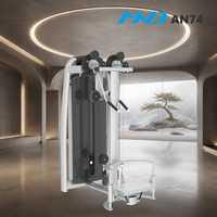 Appareil de musculation professionnel MND Fitness pour l'entraînement des Deltoides Postérieures Debout – Qualité Commerciale pour Salles de Sport et Studios