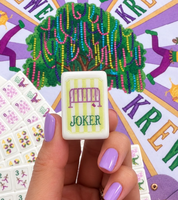 Collection Krewe : Tuiles de Mahjong Américaines Personnalisées Illustrées pour le Mardi Gras, Ensemble de Mahjong en Acrylique de 160 Pièces avec Tapis