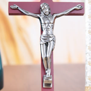 صليب خشبي منحوت أنيق بلون فضي ، كورب معدني كاثوليكي ، فن جداري لمساحات الصلاة ، ديكور الكنيسة ، بركات مخلصة - Product Image 6
