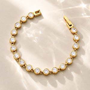 Pulsera de Zirconia Transparente de Lujo, Impermeable, de Acero Inoxidable Pulido, Chapada en Oro de 18K, para Mujer - Product Image 3