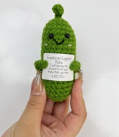Vente en gros de jouets en laine mignons pour la couture et le tissage, poupées animales au crochet positives faites à la main pour enfants