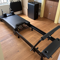 Equipo de Entrenamiento de Yoga con Soporte Vertical de Aluminio Ligero, Barra Ajustable para Pies, Reformer de Pilates Comercial Plegable