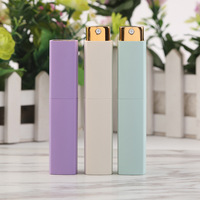 Flacon de parfum vide portable luxueux de 10 ml, carré, rotatif, rétractable, en verre sérigraphié, anti-fuite
