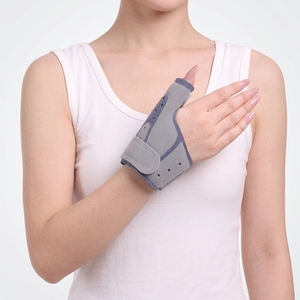 Attelle de Stabilisation du <span class=keywords><strong>Pouce</strong></span> et du Poignet Médicale Ajustable et Respirante pour la <span class=keywords><strong>Rééducation</strong></span> des Entorses et du Syndrome du Canal Carpien - Product Image 1