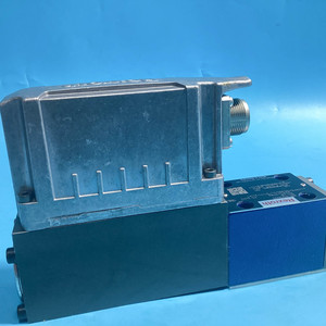 R901382315 4WRPEH6C3B40L-3X/M/24A1 Solénoïde hydraulique à commande proportionnelle haute réponse pour l'industrie - Product Image 2