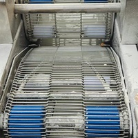 Machine d'enrobage/trempage automatique pour hamburger de poulet