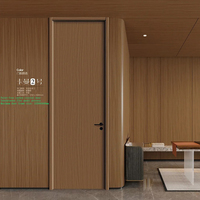 Porte intérieure battante en bois sans peinture, anti-collision et résistante à l'usure, en cristal de carbone, pour dortoir scolaire et travaux de construction