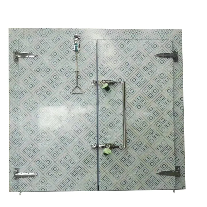 Cold storage room swing door with rotating shaft