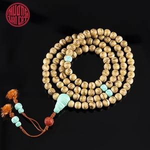 สร้อยข้อมือไม้กฤษณาจากมาเลเซีย 108 เม็ด ขนาด 8 มม. ลายไม้แบบ Halo ดีไซน์หรูหรา เครื่องประดับไม้กฤษณาธรรมชาติ - Product Image 2