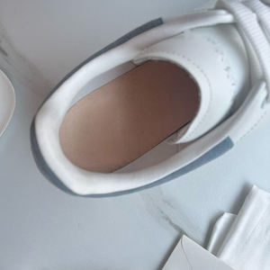 Scarpe Sportive di Lusso Personalizzate OEM ODM di Alta Qualità, Comode e alla Moda, <span class=keywords><strong>Sneakers</strong></span> in <span class=keywords><strong>Vera</strong></span> <span class=keywords><strong>Pelle</strong></span> Monocolore per Donne - Product Image 4