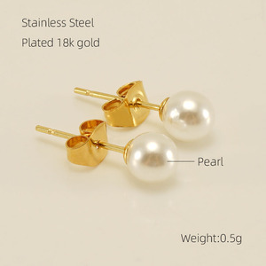 Boucles d'oreilles Huggie en acier inoxydable plaqué or 18 carats imperméables BM pour femmes Style de <span class=keywords><strong>goujon</strong></span> à la mode avec pierre principale en Zircon - Product Image 5