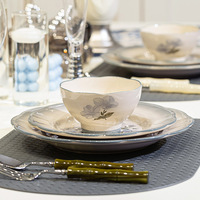 Service de table en céramique bleu floral peint à la main, style crème, avec bord festonné, idéal pour la restauration à la française et les cadeaux