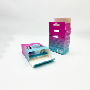 Scatola Personalizzata <span class=keywords><strong>per</strong></span> Set di Trucchi con Logo UV Ecologico |   Confezione in <span class=keywords><strong>Cartone</strong></span> con Finestra Trasparente Appendibile <span class=keywords><strong>per</strong></span> Lucidalabbra, Prodotti <span class=keywords><strong>per</strong></span> la Cura della Pelle e Articoli <span class=keywords><strong>per</strong></span> <span class=keywords><strong>Adulti</strong></span> - Product Image 6