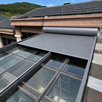 Volet roulant horizontal électrique en aluminium avec télécommande pour la protection solaire des lucarnes extérieures de toit