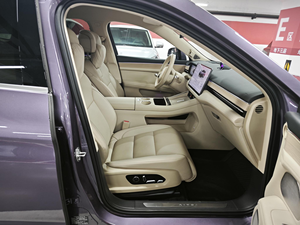 AITO M5 Extended-Range Ultra SUV 4x4 Usato 2025 viola su sfondo albicocca - Product Image 6