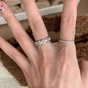 Bague en argent pur S925 avec motif en dentelle et diamants, style antique sculpté, design de grille de diamants, sensation haut de gamme, élégante et légère - Product Image 5