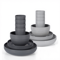 Service de table moderne et minimaliste en paille de blé et plastique PP gris, résistant aux chutes et compatible micro-ondes, pour 4/6/8 personnes