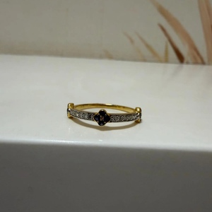 Anillo de Oro de 10K con Zafiro Azul y Diamantes, Gema Natural de Corte Redondo, Anillo de Compromiso Vintage, Anillo Apilable Fino de Eternidad para Mujer - Product Image 1