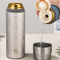 Bouteille isotherme en titane haut de gamme avec logo personnalisé, couvercle martelé, cadeau d'entreprise de luxe pour cadres