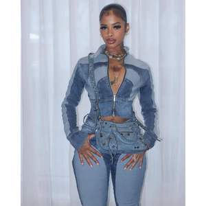 Ensemble deux pièces en jean personnalisé 2026 pour femme : veste courte à manches longues et jean color block style Y2K avec fermetures éclair - Product Image 2