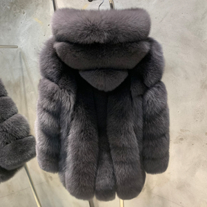 Giacche e Cappotti Invernali Caldi di Lusso in <span class=keywords><strong>Pelliccia</strong></span> di Volpe Argentata Naturale da <span class=keywords><strong>Donna</strong></span> <span class=keywords><strong>con</strong></span> Cappuccio - Product Image 4