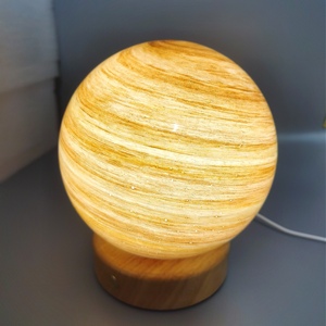 Moderno USB Plug-In LED Luz de noche Dormitorio Mesita de noche Tres colores Infinitamente regulable Cielo estrellado Cristal Base de madera Lámpara de <span class=keywords><strong>planeta</strong></span> - Product Image 2
