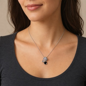 Collar de Plata de Ley 925 con Labradorita y Obsidiana Negra, Colgante Toi Et Moi con Corte de Pera Natural, Estilo Moderno y Minimalista para Mujer - Product Image 3