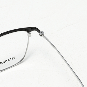 Monturas de Gafas Rectangulares de Titanio con Aro Completo, Unisex, Ligeras, Diseño de Color Sólido para Adultos, Corrección de Visión - Product Image 4