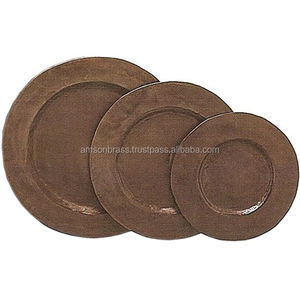 Assiettes de présentation décoratives faites à la main, style classique, finitions cuivre antique, bordure en relief - Product Image 4