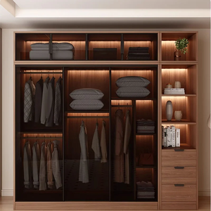 Armario de Lujo Personalizado con Puertas Corredizas de Vidrio Ahumado y Vitrina Lateral para Almacenamiento en el Hogar - Product Image 6