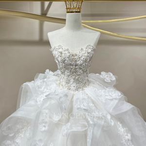JFH105 Vestido de Novia Vintage Moderno con Escote Corazón, Flores 3D, Cola Capilla, Encaje, Lentejuelas y Apliques de Cristal, Estilo Princesa - Product Image 5