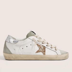 Scarpe Casual in Vera Pelle Effetto Invecchiato Versione Coreana 2026, Sneakers Bianche con Design a Stella, Allacciatura e Tacco Basso per Uomo e Donna - Product Image 1