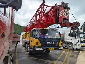 Grue sur chenilles d'occasion SANY STC350 35 tonnes, 85 % neuve, composants essentiels (moteur, boîte de vitesses, pompe, moteur, PLC) pour l'inspection vidéo - Product Image 2