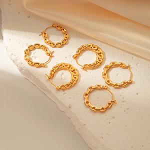 Boucles d'oreilles tendance en acier inoxydable 304 plaqué or 18 carats avec un style simple, design en U polyvalent électro-plaqué, parfaites pour les femmes - Product Image 4