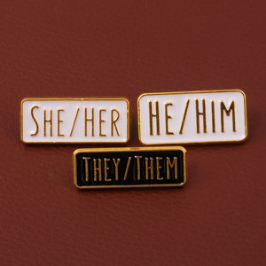 Spille in metallo dipinte con pronomi personali LGBTQ HE/Him SHE/HER THEY/THEM, distintivi, accessori per zaino, regalo per amici, gioielli, spilla - Product Image 3
