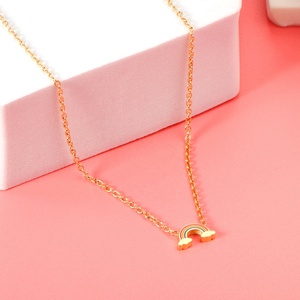 Collar con Colgante de Puente de Nubes Cúbicas Arcoíris para Niños - Product Image 4