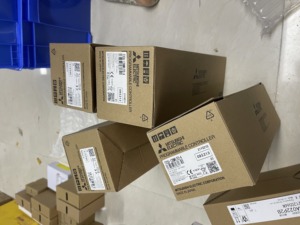 มิตซูบิชิ PLC ดิจิตอลอินพุต/เอาต์พุตโมดูล FX3U-128MR/ES-A - Product Image 1