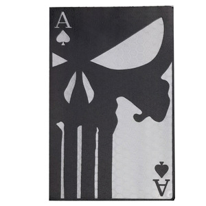 Toppe Termoadesive Artigianali Eco-Friendly per Cappelli, Tagliate al Laser, con Design Riflettente Nero Totale a Tema Mare, con Ace Spades Punisher - Product Image 5