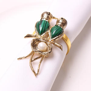 क्रिसमस की नई रॉबिन और डबल स्वैलो टर्बोक्विज़ नैपकिन रिंग सेट - Product Image 5