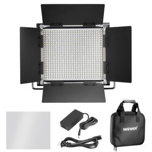 Kit d'éclairage vidéo <span class=keywords><strong>Neewer</strong></span> à double couleur avec 2 lampes <span class=keywords><strong>LED</strong></span> 660 et support, incluant 3200-5600K CRI 96 pour la photographie et la vidéo en studio - Product Image 6
