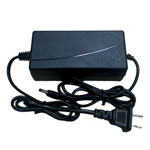อินพุต 100-240V 50/60HZ เอาต์พุต 8.4V 1.8A 2A เครื่องชาร์จแบตเตอรี่อะแดปเตอร์ชาร์จ LI-Ion ชุดชาร์จแบบเสียบปลั๊ก DC เครื่องชาร์จอเนกประสงค์ - Product Image 1