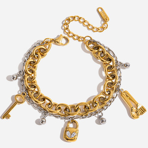 Pulsera Fina con Dijes, Dos Tonos, Oro y Acero Inoxidable, Cierre con Colgante de Corazón y Zirconia, para Uso Diario de Mujer - Product Image 1