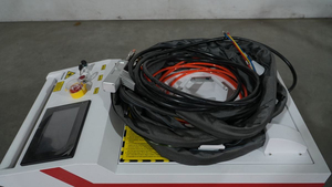 เครื่องเชื่อมไฟเบอร์เลเซอร์แบบมือถือ 1500w 3000w 4 in 1 สำหรับตัดโลหะ กำจัดสนิม และทำความสะอาด - Product Image 5