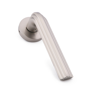 Manija de Puerta Circular de Alta Calidad con Diseño de Rosa, Moderna, Europea, Novedosa, para Puertas de Madera, Hogar y Proyectos - Product Image 4