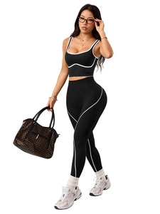 Conjunto de Yoga a Rayas Sin Costuras al por Mayor para Mujer, Sujetador Deportivo con Hombros Descubiertos, Leggings de Cintura Alta con Efecto Push-Up, Ropa de Gimnasio y Fitness OEM ODM - Product Image 5