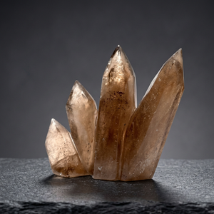 Cristaux de Rozrin, Quartz Fumé, Pierre Précieuse Sculptée et Gravée, Souvenir de Guérison - Product Image 3