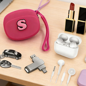 Silicone Coin <b>Purse</b> Mini <b>Key</b> Pouch With Letter S Zipper Closure For Everyday Use White - Product Image 1